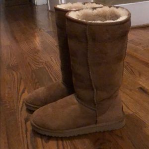 Tall Classic Uggs, Chestnut, size 7
